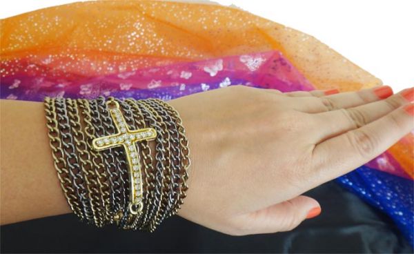 BIV0053 - Pulseira de cruz várias correntes